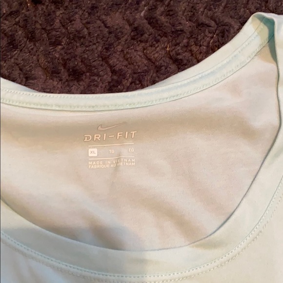 Nike dry fit shirt - Picture 2 of 2